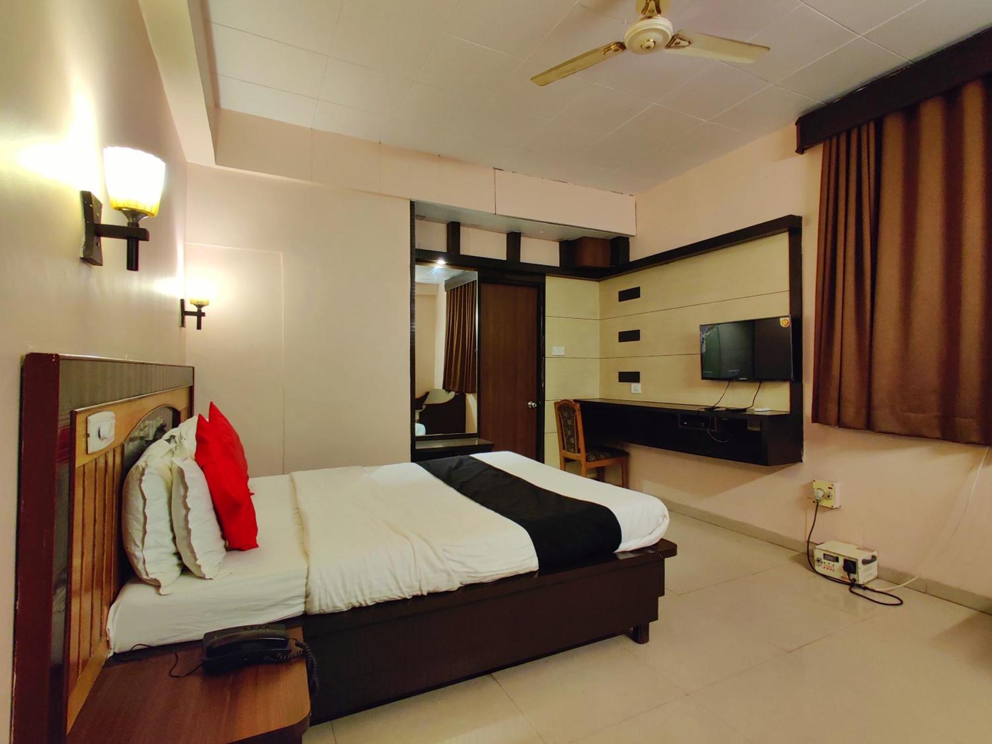 ประทับ เฮอริเทจ Hotel มหาบาเลชวาร์ ภายนอก รูปภาพ